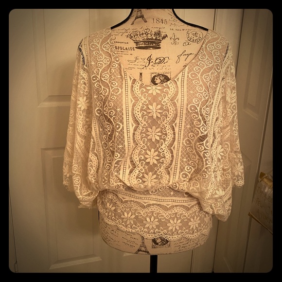 Beyond Vintage top - Picture 2 of 9